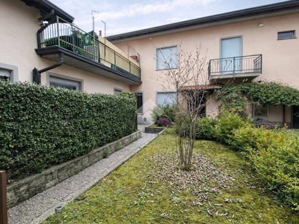 casa indipendente in vendita a Cantù