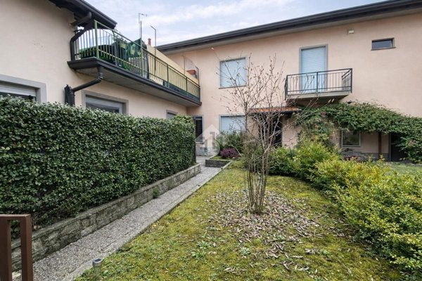 casa indipendente in vendita a Cantù