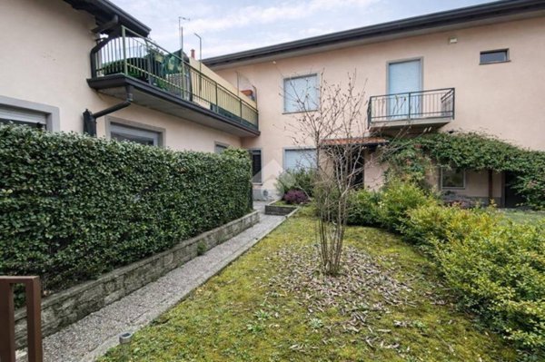 casa indipendente in vendita a Cantù