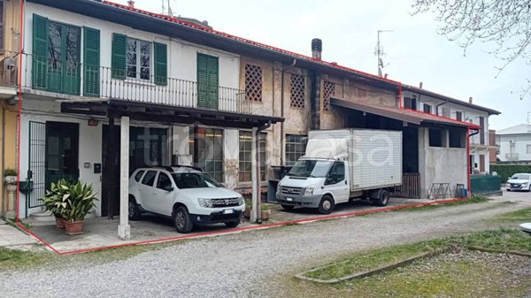 casa indipendente in vendita a Cantù