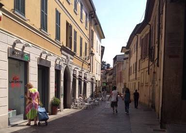 negozio in vendita a Cantù