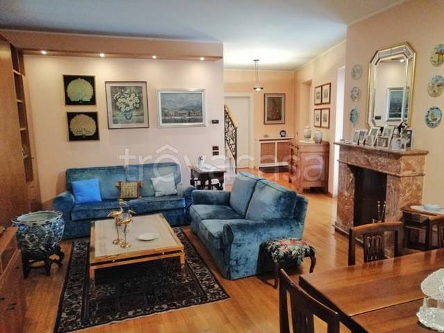 casa indipendente in vendita a Cantù
