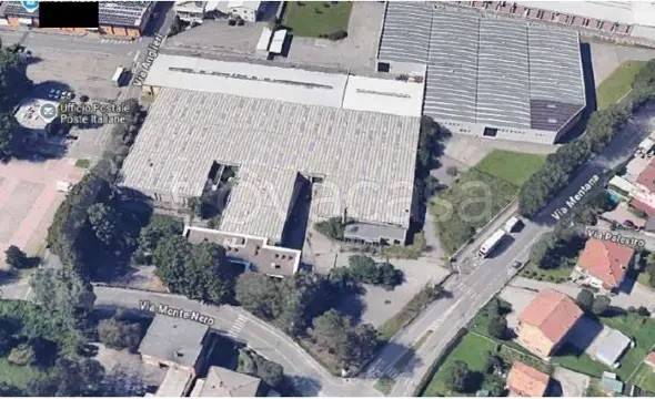 locale commerciale in vendita a Cantù