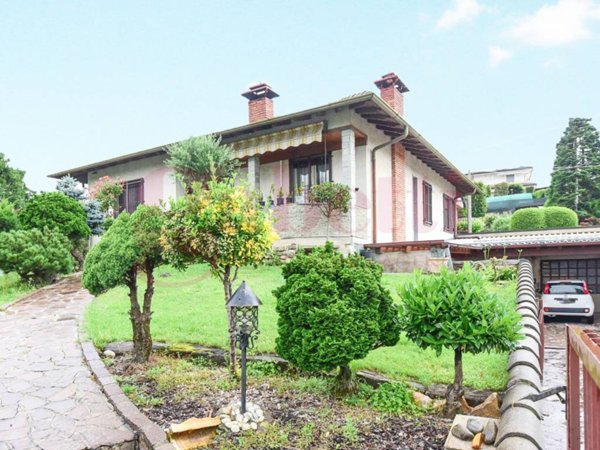 casa indipendente in vendita a Cantù in zona Vighizzolo