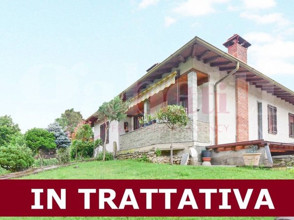 casa indipendente in vendita a Cantù in zona Vighizzolo
