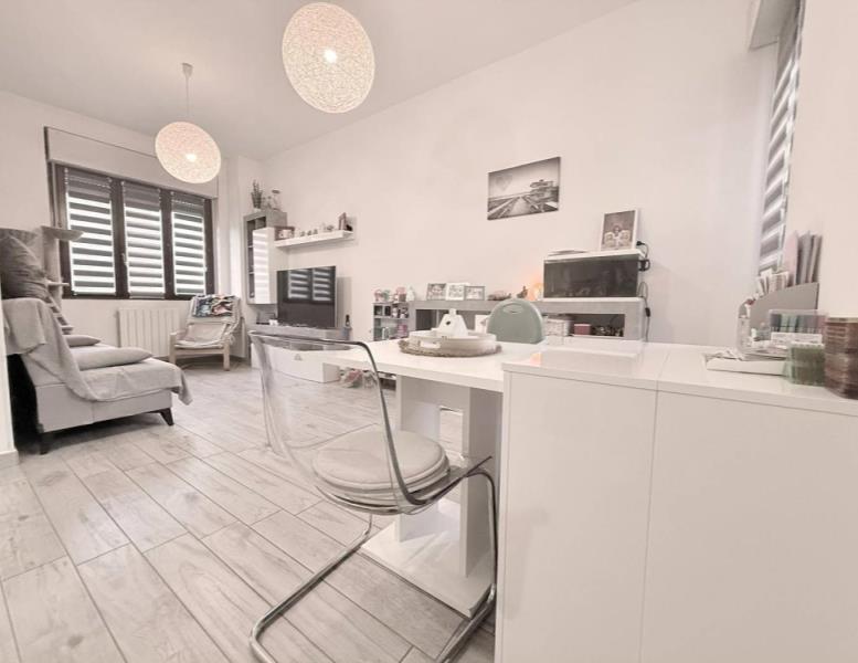 casa indipendente in vendita a Cantù