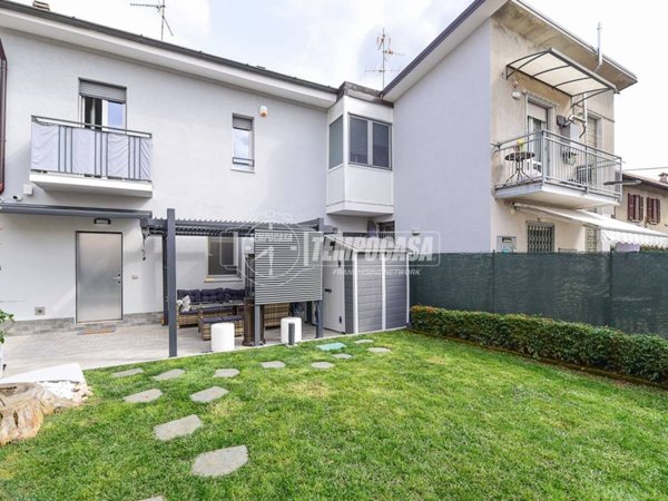 appartamento in vendita a Cantù in zona Cascina Amata