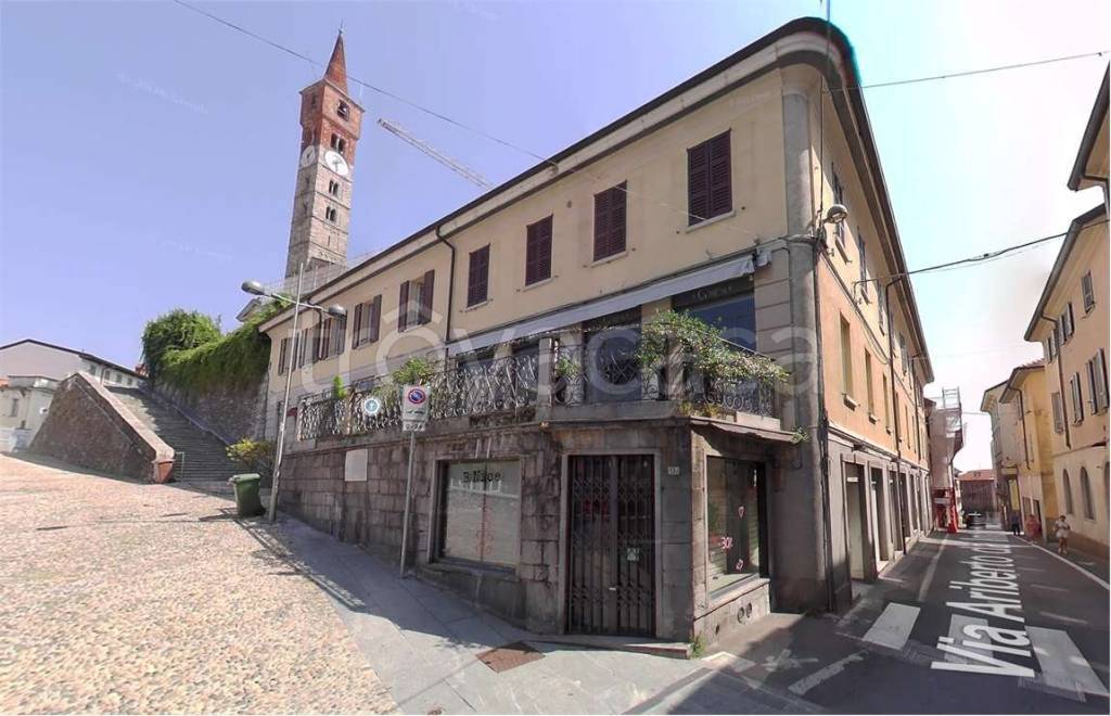 negozio in vendita a Cantù