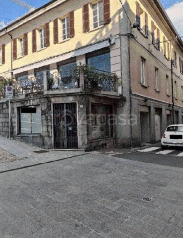 negozio in vendita a Cantù