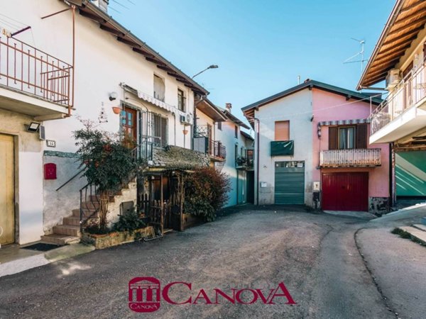 appartamento in vendita a Cantù in zona Cascina Amata