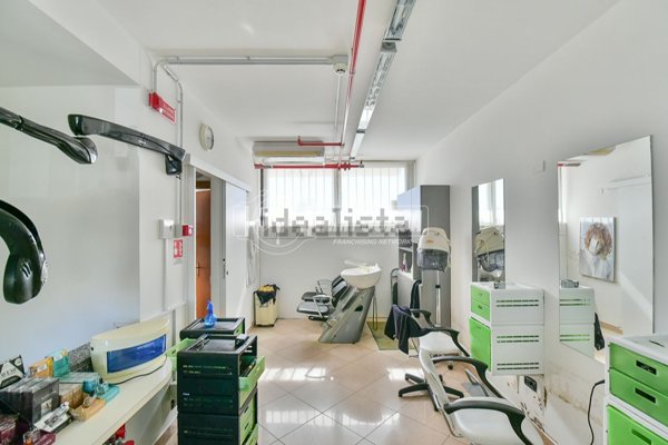 negozio in vendita a Cantù