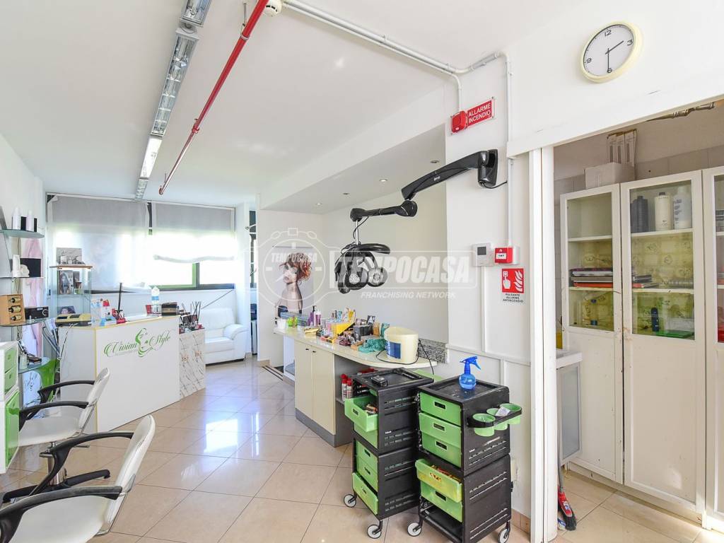 negozio in vendita a Cantù