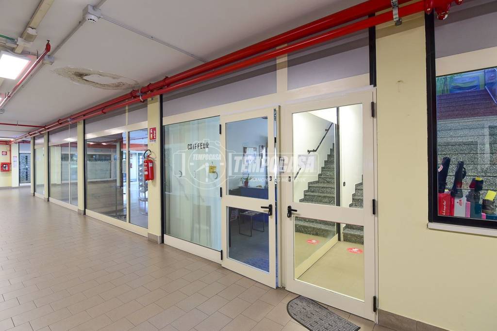 negozio in vendita a Cantù