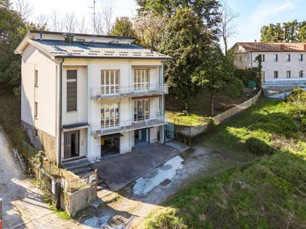 casa indipendente in vendita a Cantù