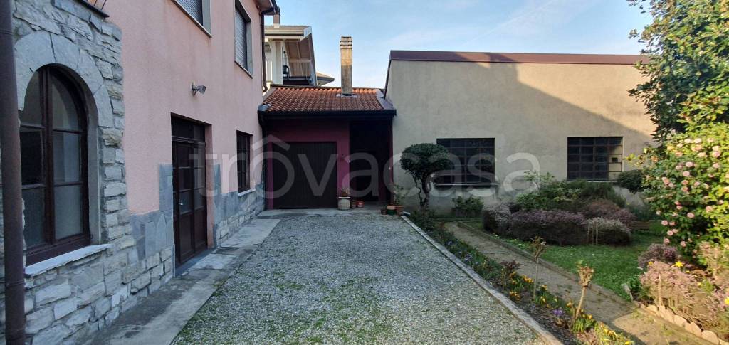 casa indipendente in vendita a Cantù