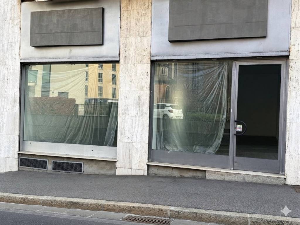 negozio in vendita a Cantù