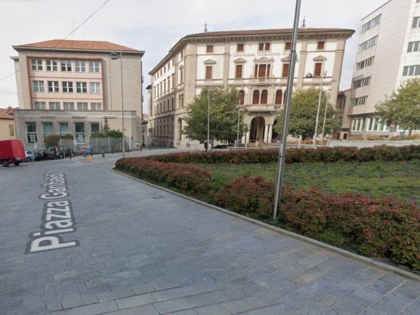 negozio in vendita a Cantù