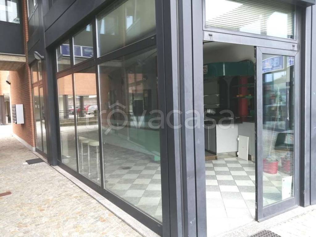 negozio in vendita a Cantù
