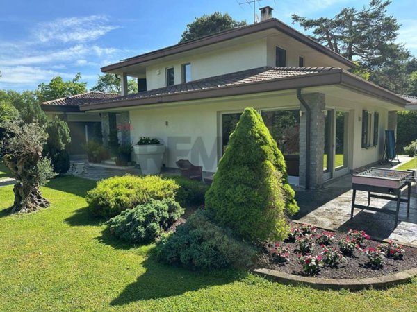 casa indipendente in vendita a Cantù