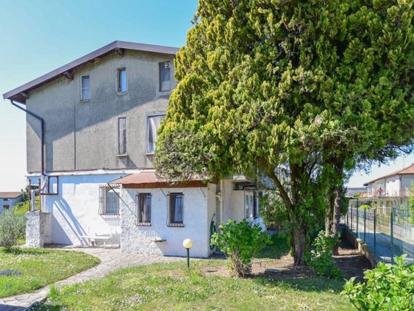 casa indipendente in vendita a Cantù