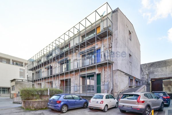 locale di sgombero in vendita a Cantù