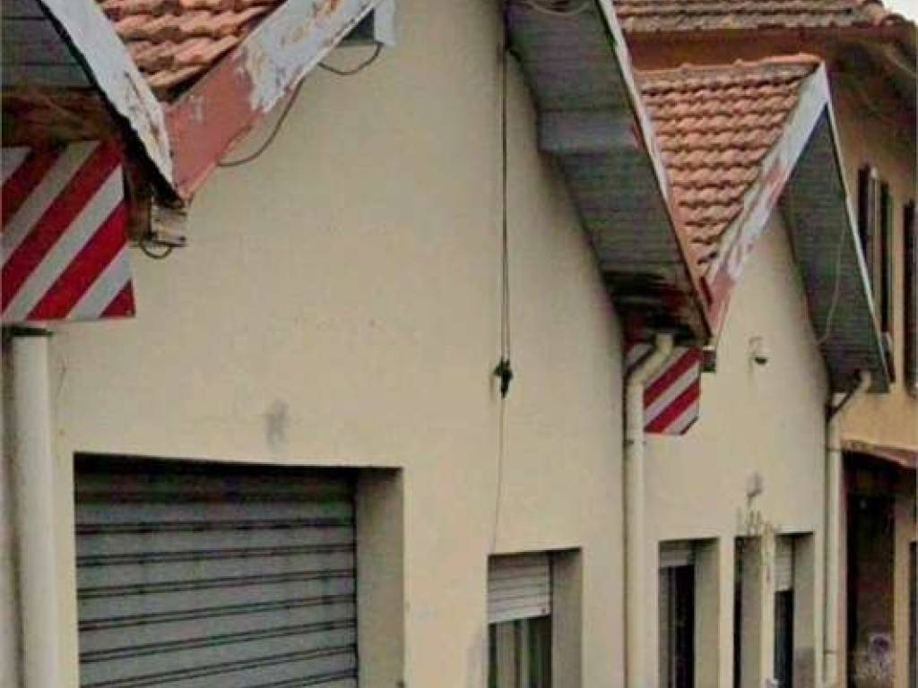 locale commerciale in vendita a Cantù