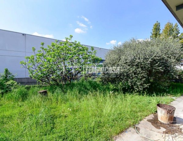 casa indipendente in vendita a Cantù