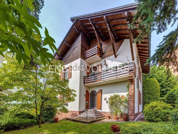 casa indipendente in vendita a Cantù