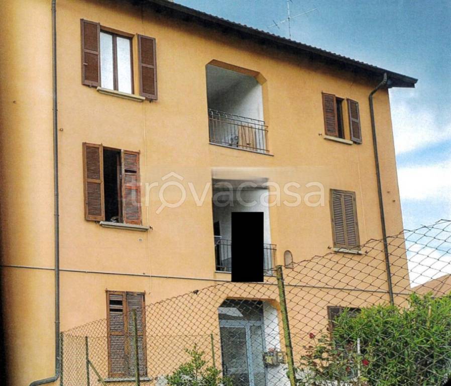 casa indipendente in vendita a Cantù in zona Vighizzolo