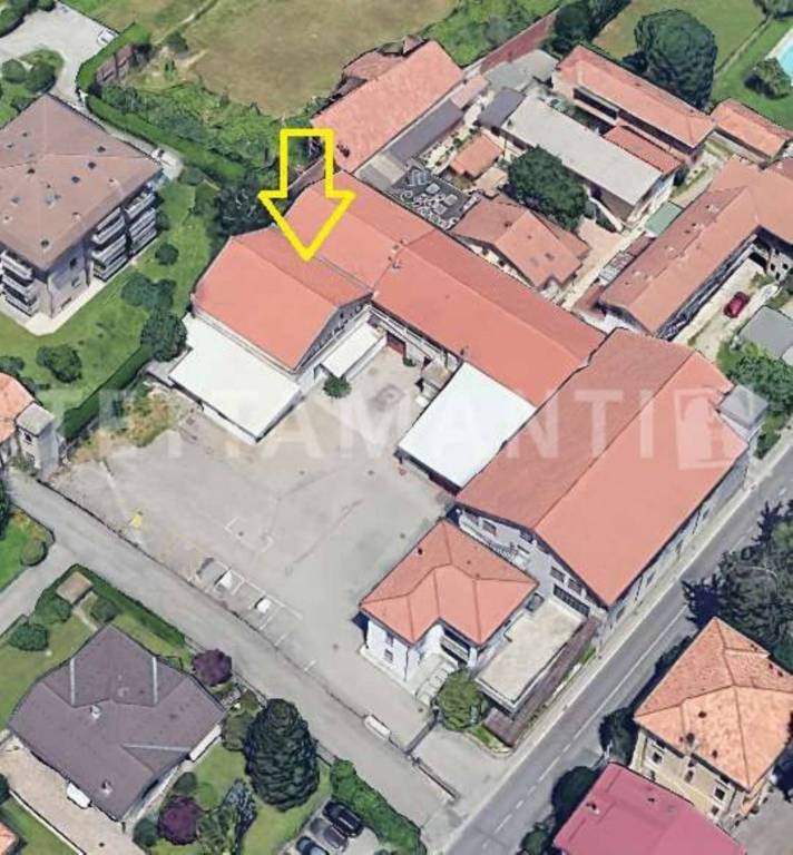 locale commerciale in vendita a Cantù