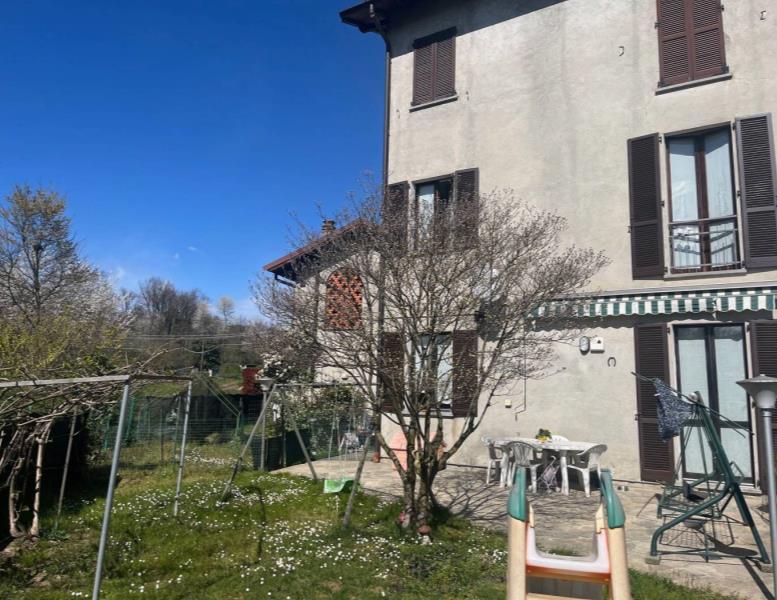 casa indipendente in vendita a Cantù