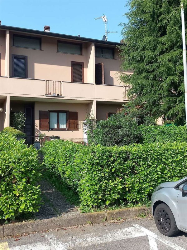 casa indipendente in vendita a Cantù in zona Vighizzolo
