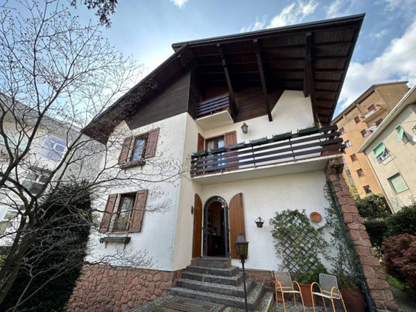 casa indipendente in vendita a Cantù