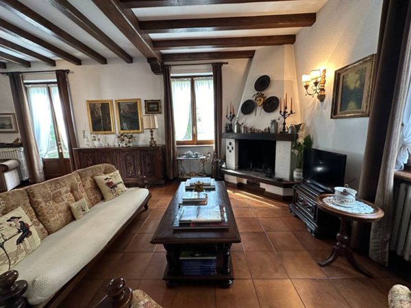 casa indipendente in vendita a Cantù