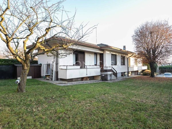 casa indipendente in vendita a Cantù