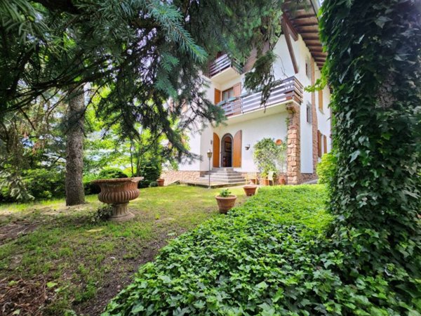 casa indipendente in vendita a Cantù