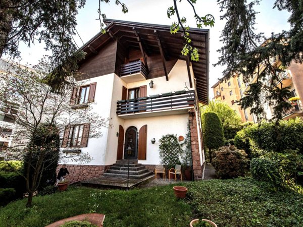 casa indipendente in vendita a Cantù