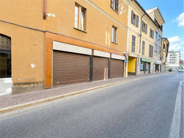 negozio in vendita a Cantù