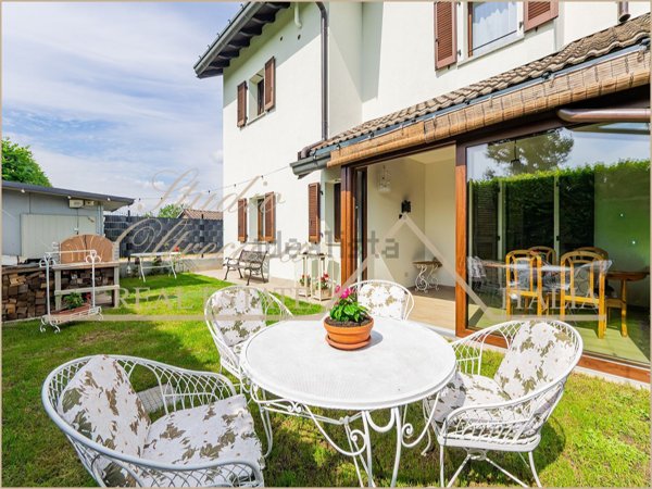casa indipendente in vendita a Cantù