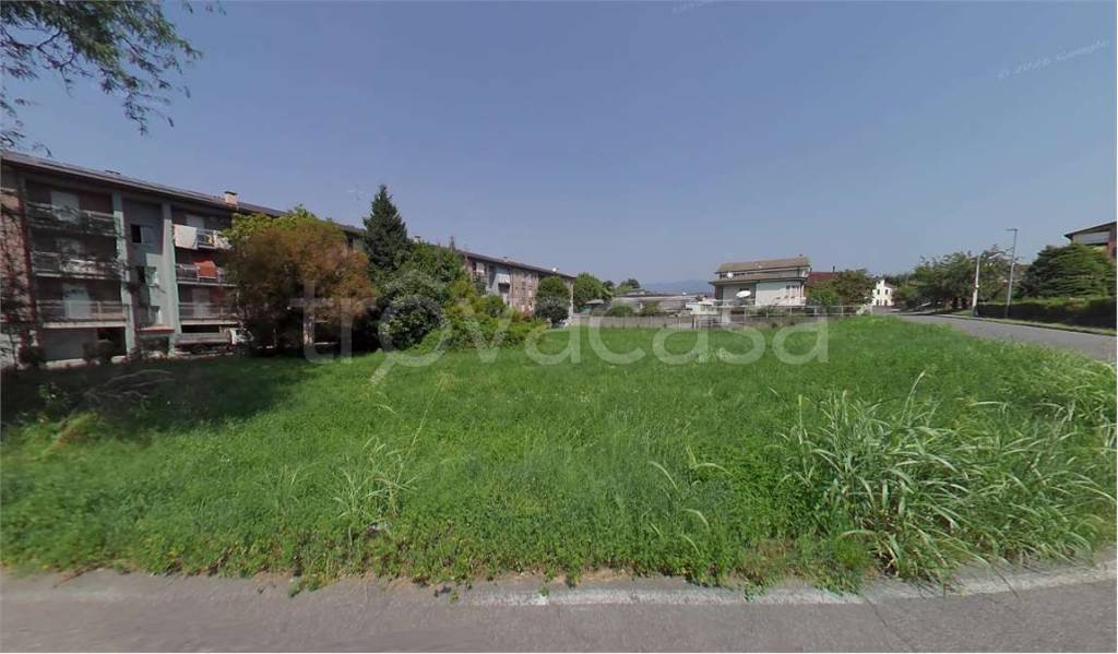 terreno edificabile in vendita a Cantù