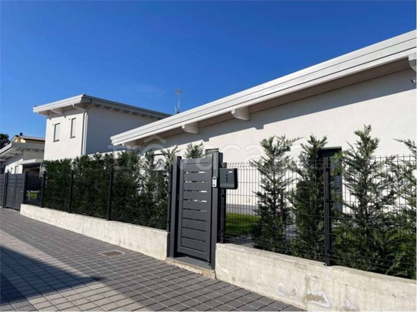 casa indipendente in vendita a Cantù