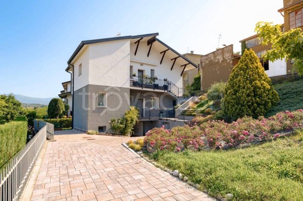 casa indipendente in vendita a Cantù
