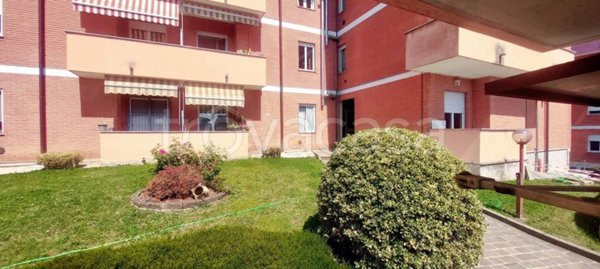 appartamento in vendita a Cantù in zona Cascina Amata