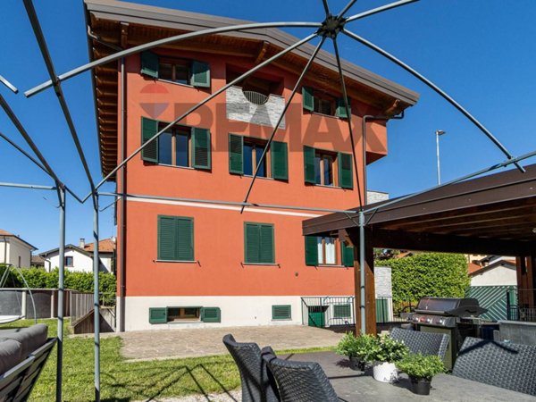 casa indipendente in vendita a Cantù in zona Vighizzolo