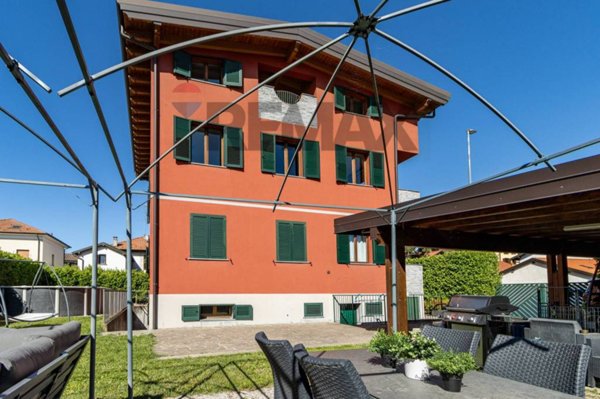casa indipendente in vendita a Cantù