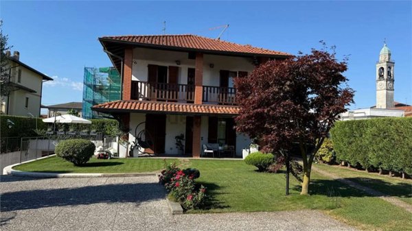 casa indipendente in vendita a Cantù