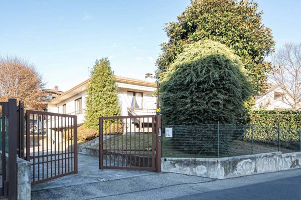 casa indipendente in vendita a Cantù