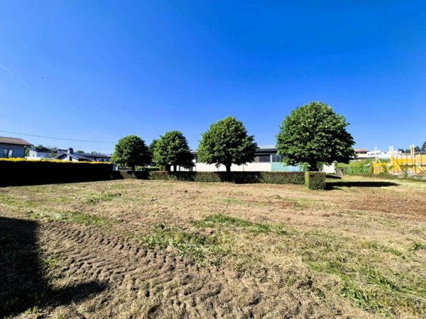 terreno edificabile in vendita a Cantù