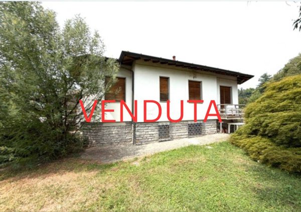 casa indipendente in vendita a Cantù