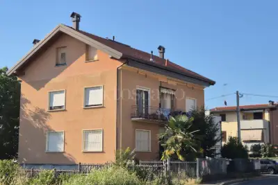 appartamento in vendita a Cantù in zona Vighizzolo